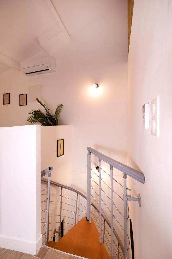 Le Nostradamus - Magnifique Appartement Cours Principal Plein Centre Avec Parking Salon-de-Provence Exteriér fotografie